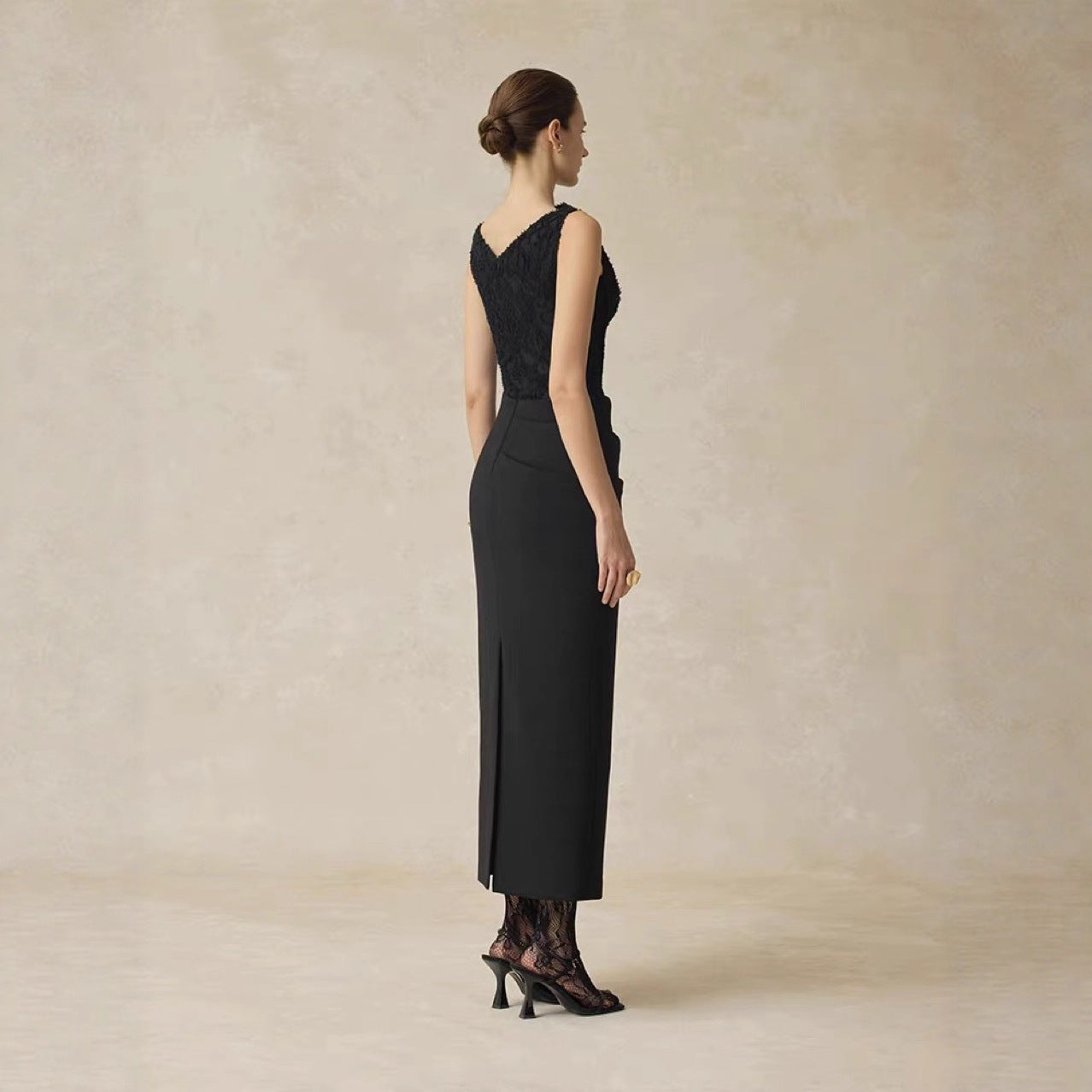 Niche Designer Elegant One-length Neck Long-sleeved Waist Dress For Autumn New Lace Spliced ​​sleeveless Dress